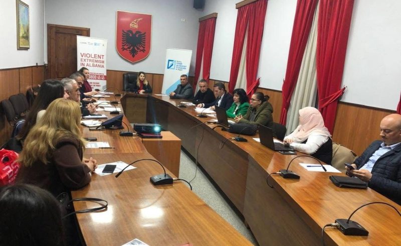 Trajnime për Komitetet Rajonale të Qarqeve Elbasan dhe Fier mbi Ekstremizmin e Dhunshëm dhe Riintegrimin